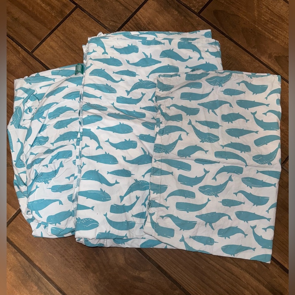 Twin size 3 pc set bed sheets whales